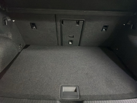 Volkswagen - Golf GTI