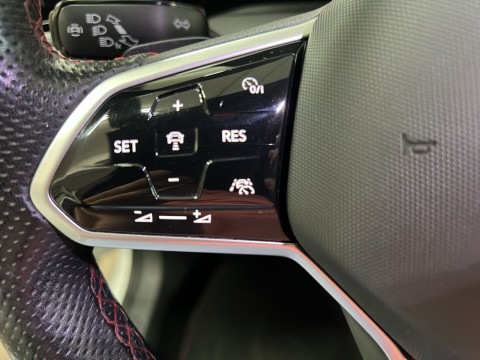 Volkswagen - Golf GTI