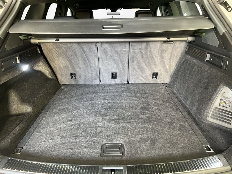 Volkswagen - Touareg