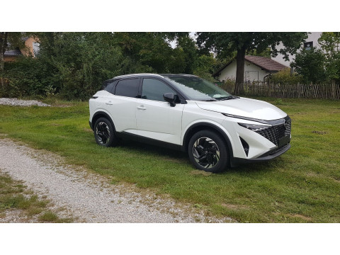 Ansicht 2 - Neuwagen Fahrzeug, Modell Qashqai der Marke Nissan von Verkäufer Autohaus Roland Stern - Zweigniederlassung der Autohaus MKM Huber GmbH