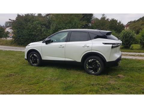 Ansicht 3 - Neuwagen Fahrzeug, Modell Qashqai der Marke Nissan von Verkäufer Autohaus Roland Stern - Zweigniederlassung der Autohaus MKM Huber GmbH