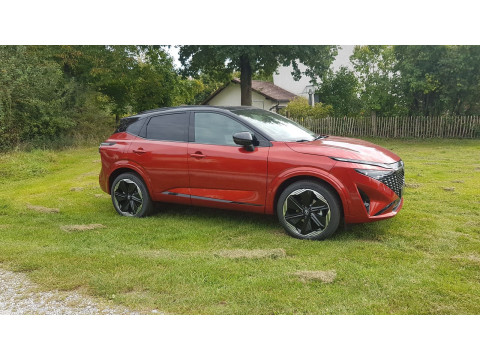 Ansicht 2 - Neuwagen Fahrzeug, Modell Qashqai der Marke Nissan von Verkäufer Autohaus Roland Stern - Zweigniederlassung der Autohaus MKM Huber GmbH