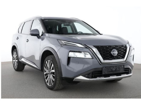 Automodell: X-Trail in der Farbe grau