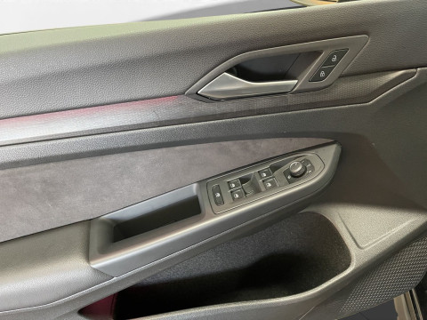 Volkswagen - Golf GTI