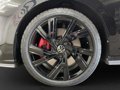 Volkswagen - Golf GTI