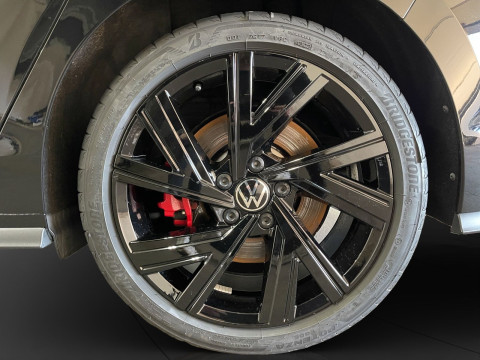 Volkswagen - Golf GTI