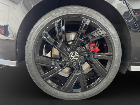 Volkswagen - Golf GTI