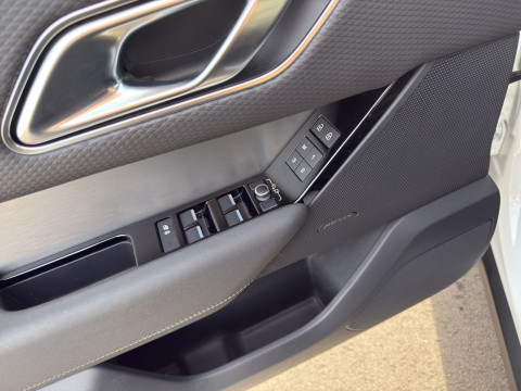 Land Rover - Range Rover Velar