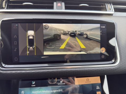 Land Rover - Range Rover Velar