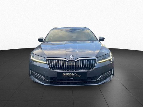 &Scaron;koda Superb - Superb Combi 2.0 TDI DSG Style Navi AHK Pano RFK