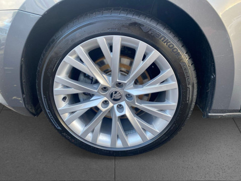 &Scaron;koda - Superb