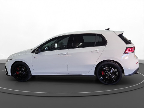 Volkswagen - Golf GTI