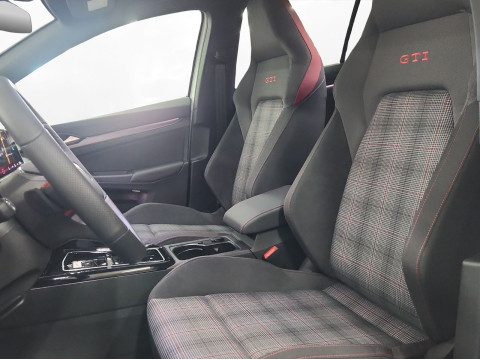 Volkswagen - Golf GTI