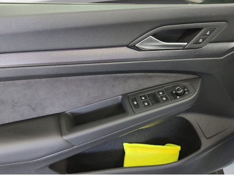 Volkswagen - Golf GTI