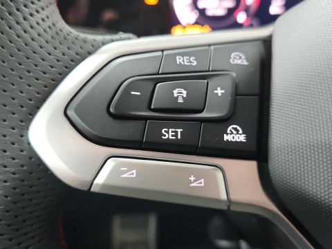 Volkswagen - Golf GTI