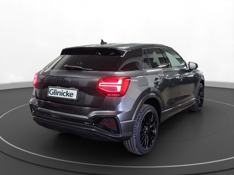Audi Q2 - Q2 35 TFSI S line S tronic Matrix LM 19" RFK DAB