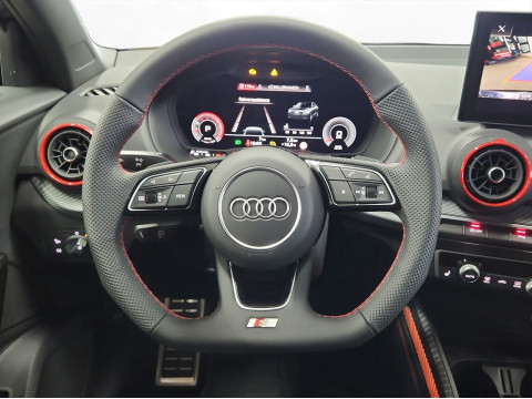 Audi - Q2