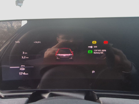 Audi - A6 Avant e-tron