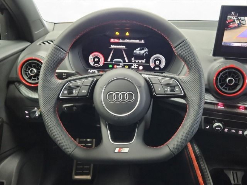 Audi - Q2