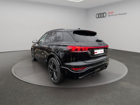 Audi - Q6 SUV e-tron