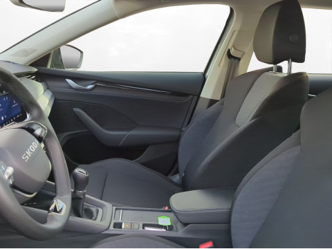 &Scaron;koda Octavia - Octavia Combi 2.0 TDI Essence AHK SiHz LED