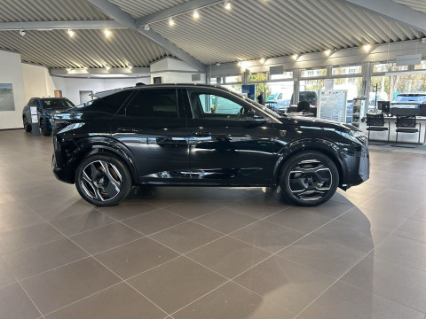 Peugeot 3008 - e3008 LaunchEdition Dual325 AWD Focal/LED/360&deg;