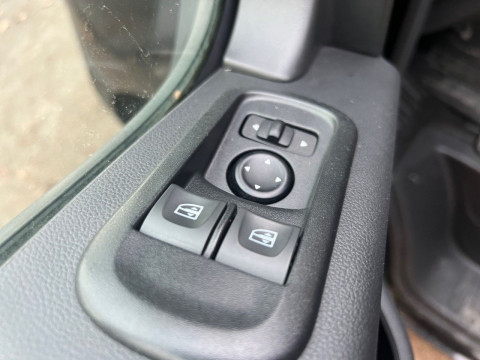 Ansicht 14 - Gebrauchtwagen Fahrzeug, Modell Interstar der Marke Nissan von Verkäufer C. Thomsen GmbH