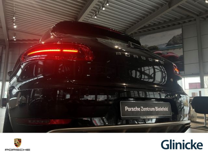 Porsche - Macan