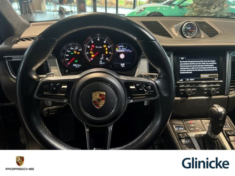 Porsche - Macan