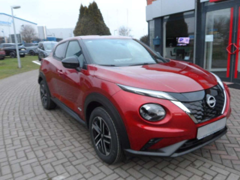 Automodell: Juke in der Farbe rot