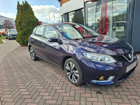 Automodell: Pulsar in der Farbe blau