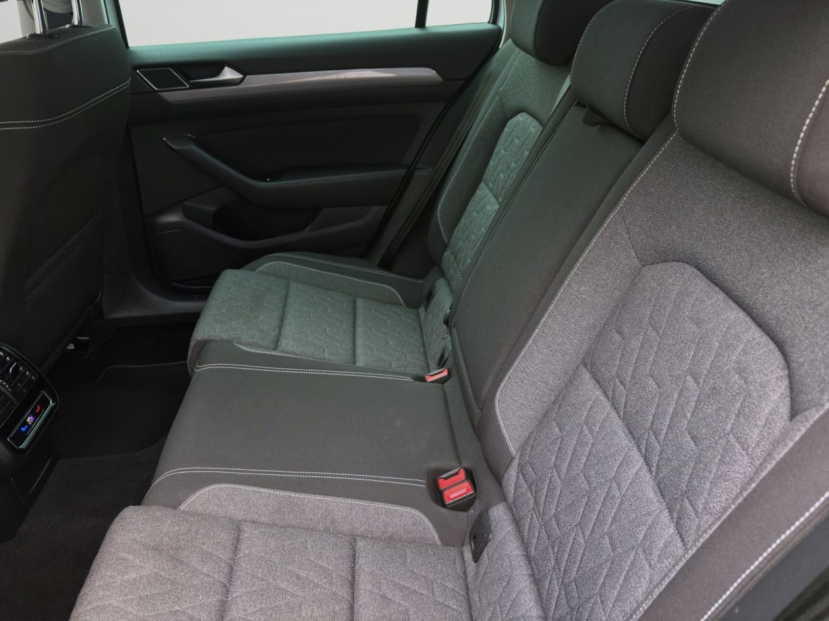 Thumb 14: Volkswagen Passat Variant 2.0 TDI DSG BUSINESS AHK KAMERA PDC NAVI