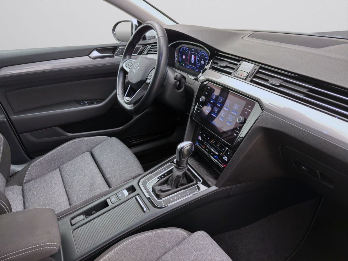 Thumb 16: Volkswagen Passat Variant 2.0 TDI DSG BUSINESS AHK KAMERA PDC NAVI