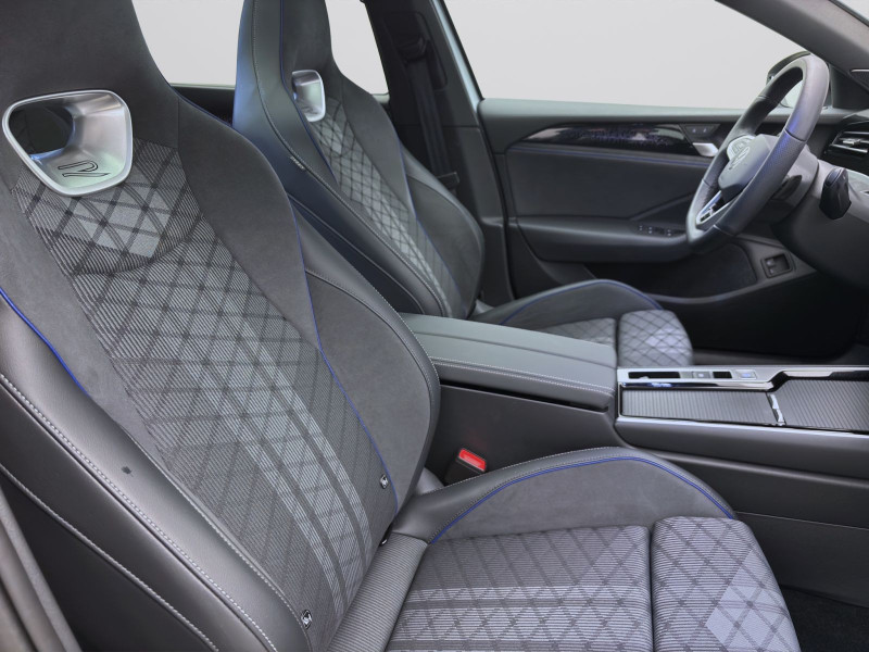 Bild 15: Volkswagen Passat Variant 1.5 TSI eHybrid DSG R-LINE PANO AHK NAVI IQ.LIGHT