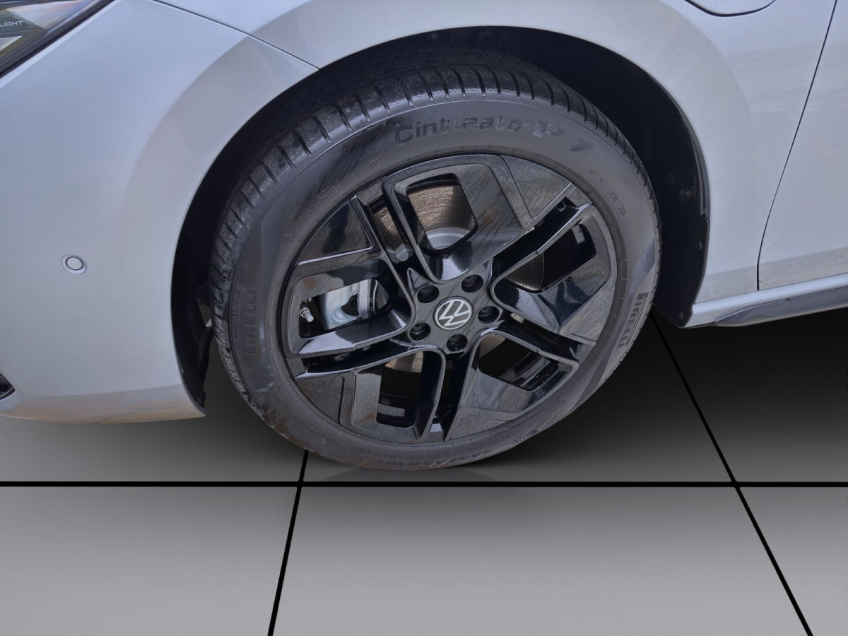 Thumb 7: Volkswagen Passat Variant 1.5 TSI eHybrid DSG R-LINE PANO AHK NAVI IQ.LIGHT