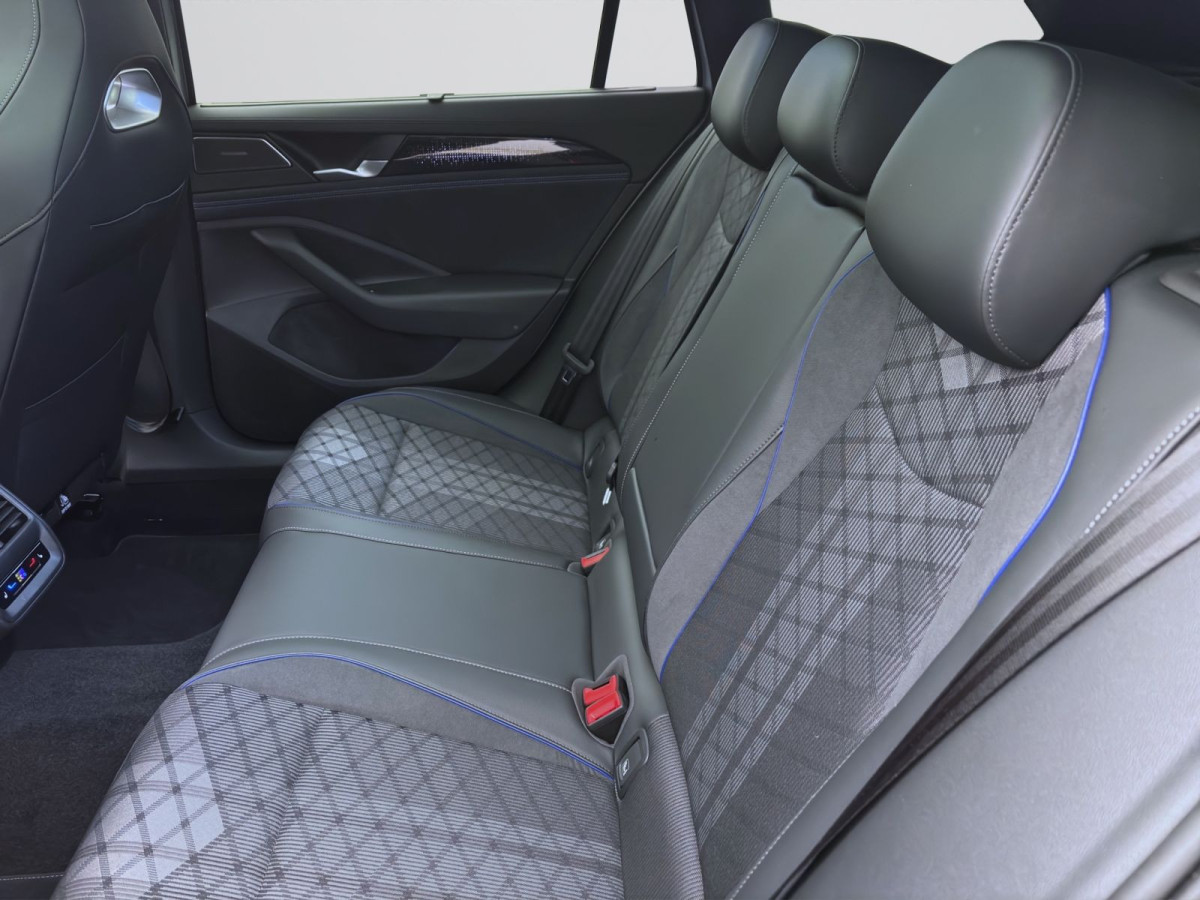 Thumb 14: Volkswagen Passat Variant 1.5 TSI eHybrid DSG R-LINE PANO AHK NAVI IQ.LIGHT