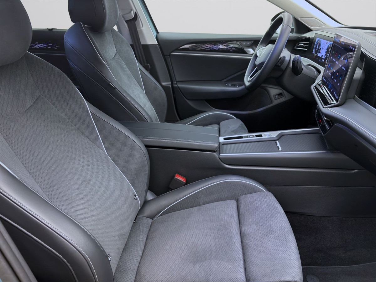 Thumb 14: Volkswagen Passat Variant 2.0 TDI DSG BUSINESS NAVI AHK KAMERA PDC