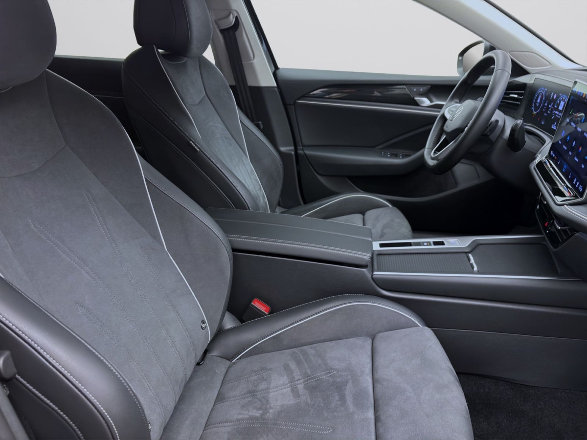 Thumb 14: Volkswagen Passat Variant 1.5 eTSI DSG BUSINESS AHK NAVI KAMERA PDC