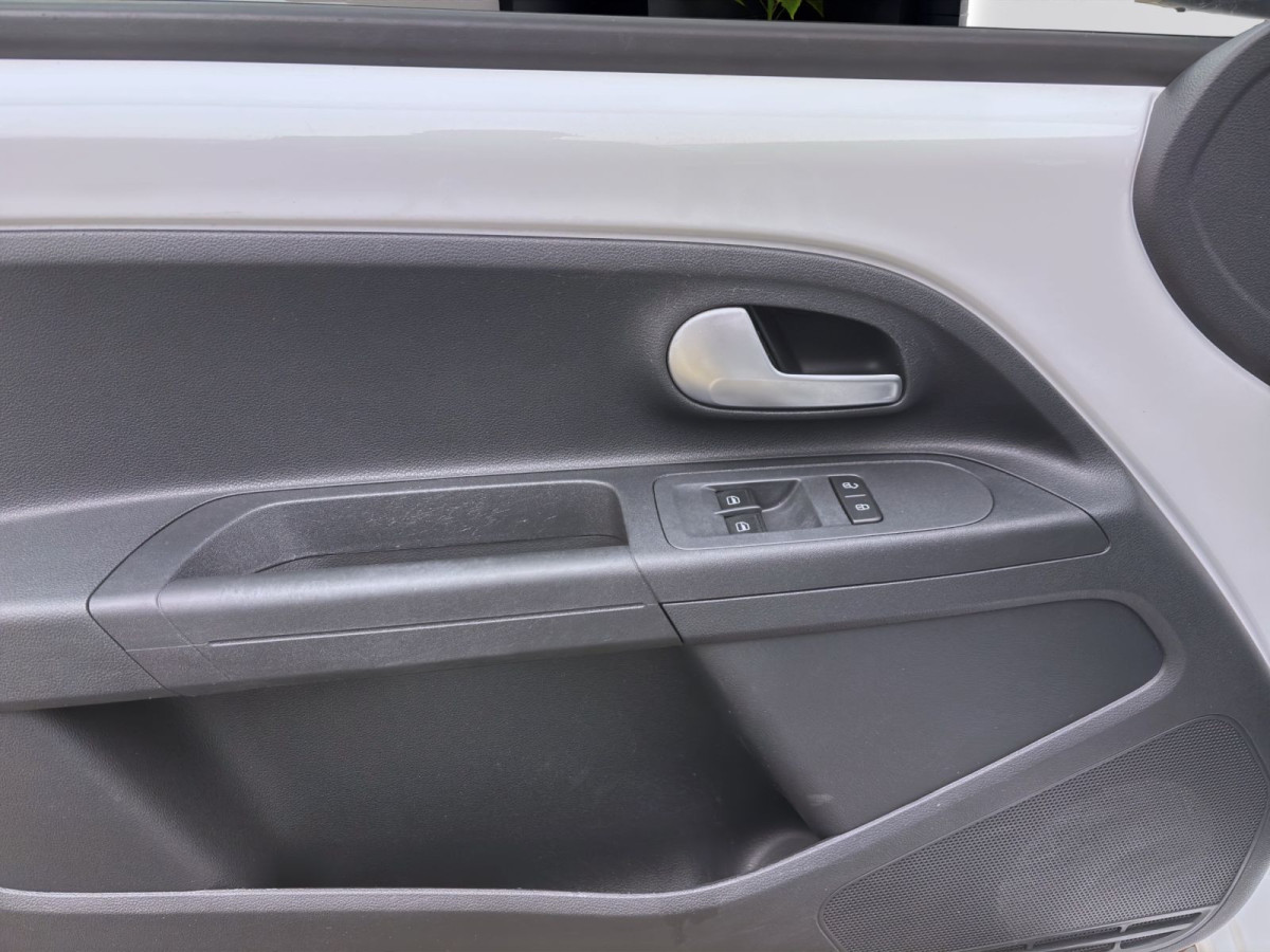 Thumb 9: Volkswagen e-up! MOVE UP! KAMERA PDC DAB+