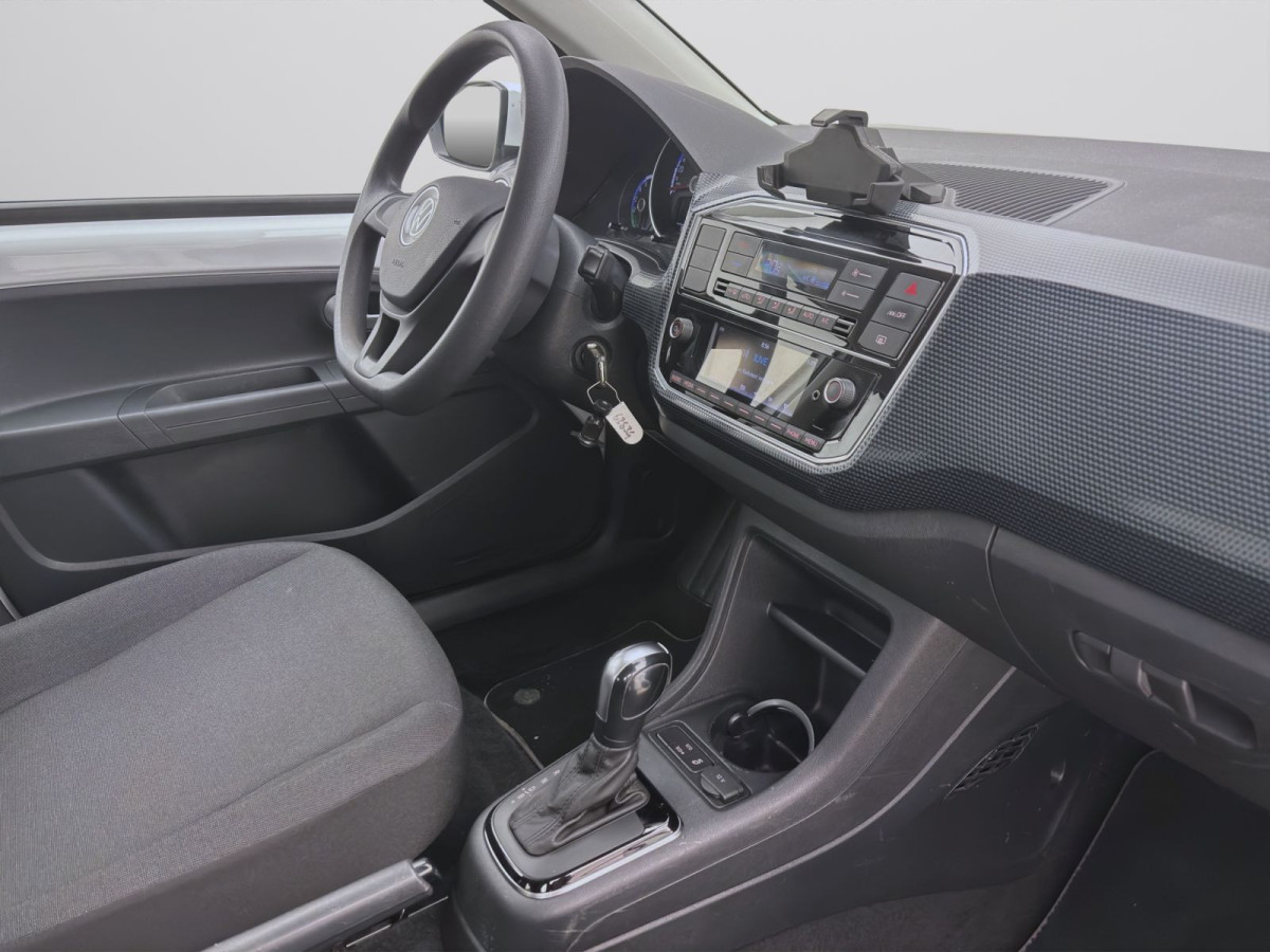 Thumb 16: Volkswagen e-up! MOVE UP! KAMERA PDC DAB+