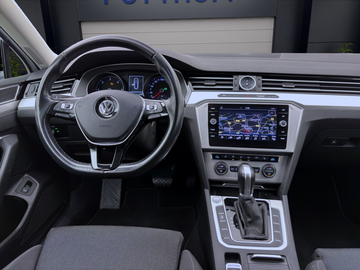 Thumb 12: Volkswagen Passat Variant 1.6 TDI DSG COMFORTLINE NAVI ACC PDC KAMERA