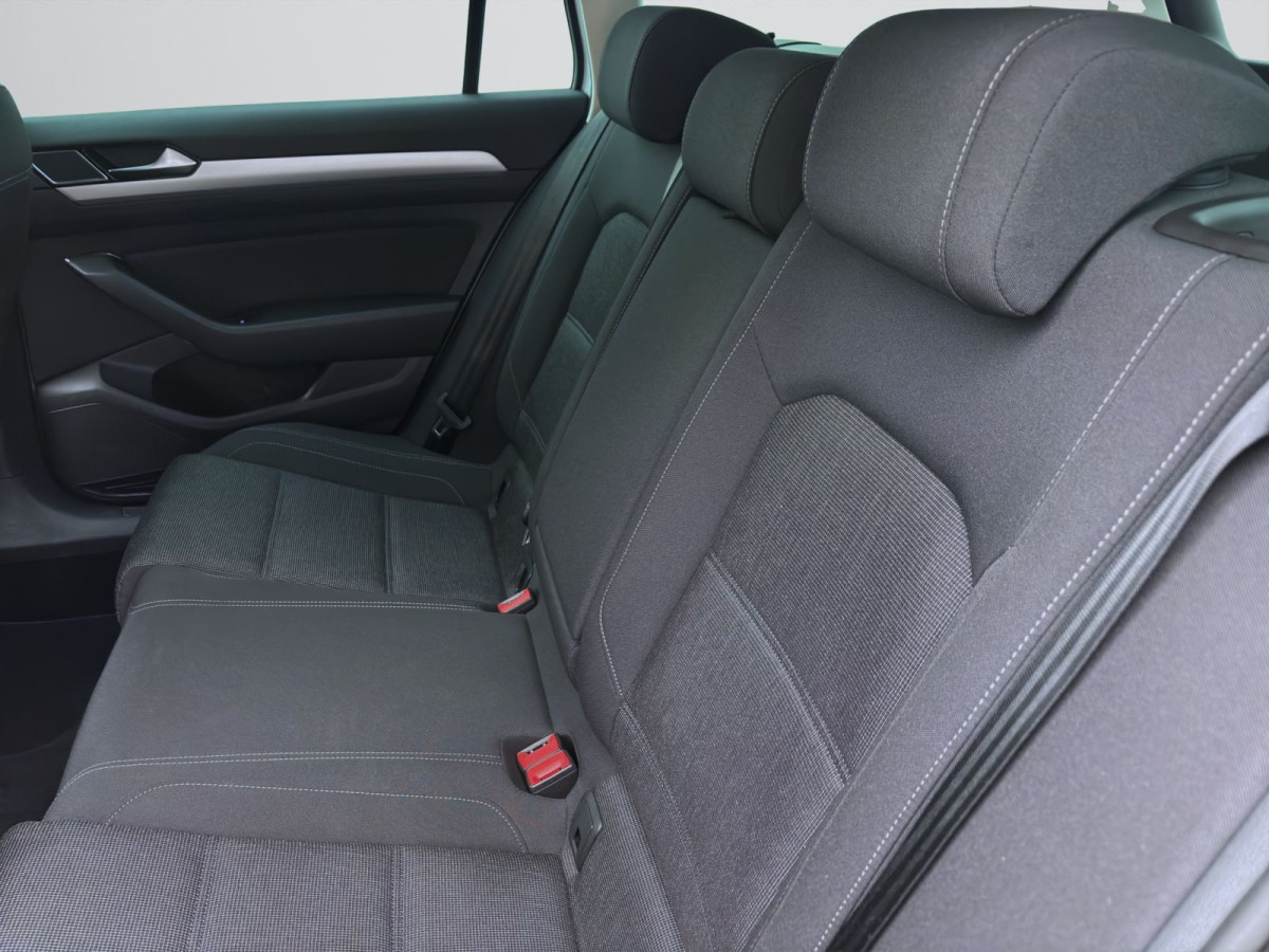 Thumb 14: Volkswagen Passat Variant 1.6 TDI DSG COMFORTLINE NAVI ACC PDC KAMERA
