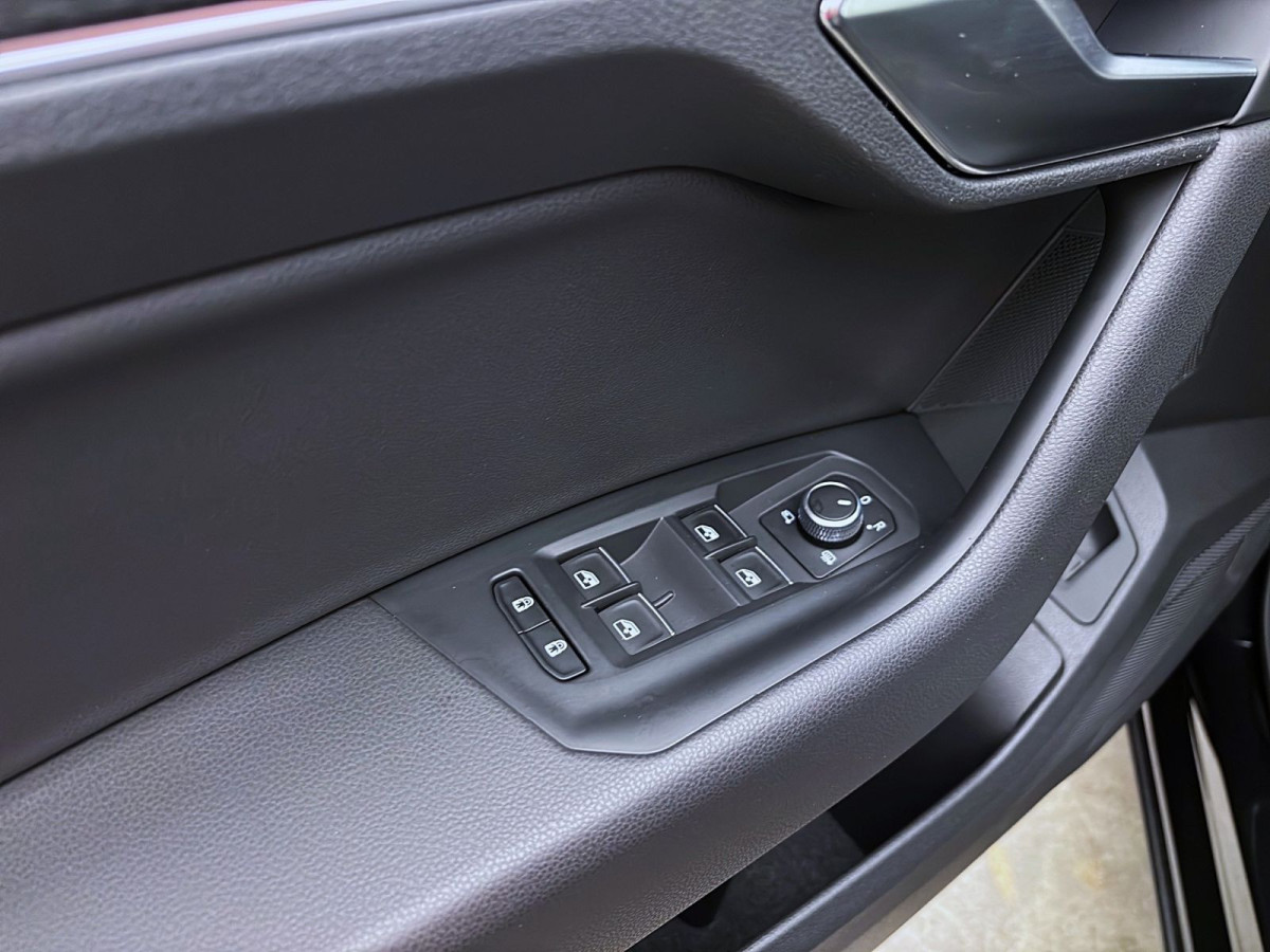 Thumb 9: Volkswagen Touareg 3.0 TDI V6 Tiptronic 4M ELEGANCE STANDHZG AHK IQ.LIGHT