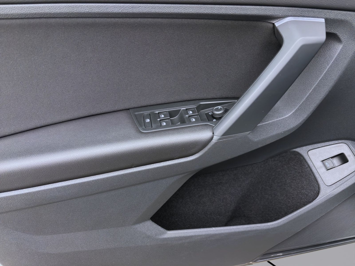 Thumb 9: Volkswagen Tiguan 2.0 TDI DSG ELEGANCE PANO IQ.LIGHT KAMERA PDC