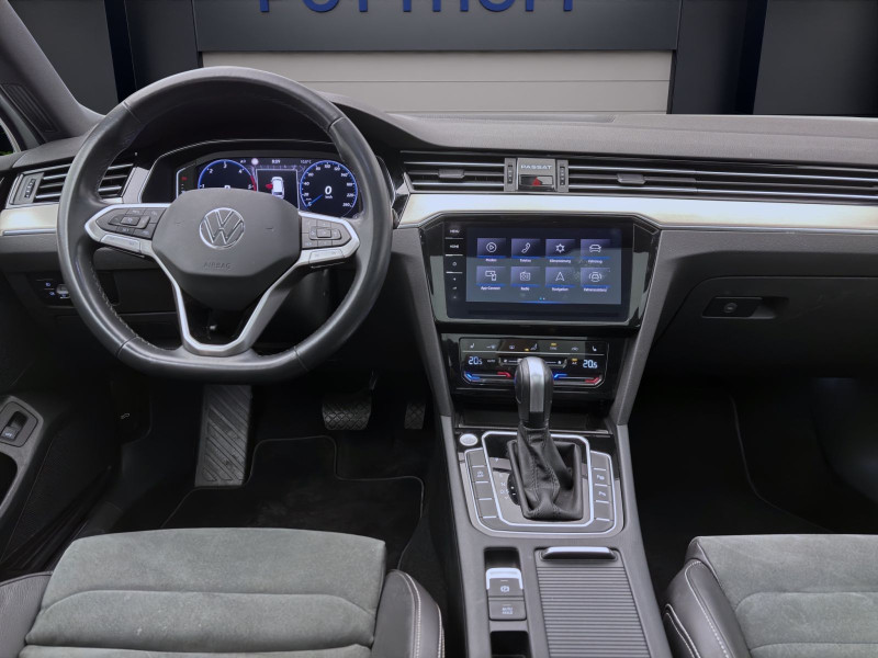 Bild 12: Volkswagen Passat Variant 2.0 TDI DSG ELEGANCE STDHZG AHK PANO NAVI