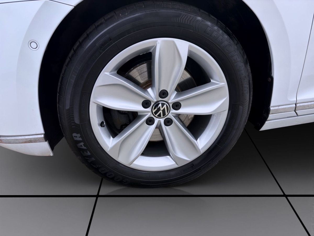 Thumb 7: Volkswagen Passat Variant 2.0 TDI DSG ELEGANCE STDHZG AHK PANO NAVI