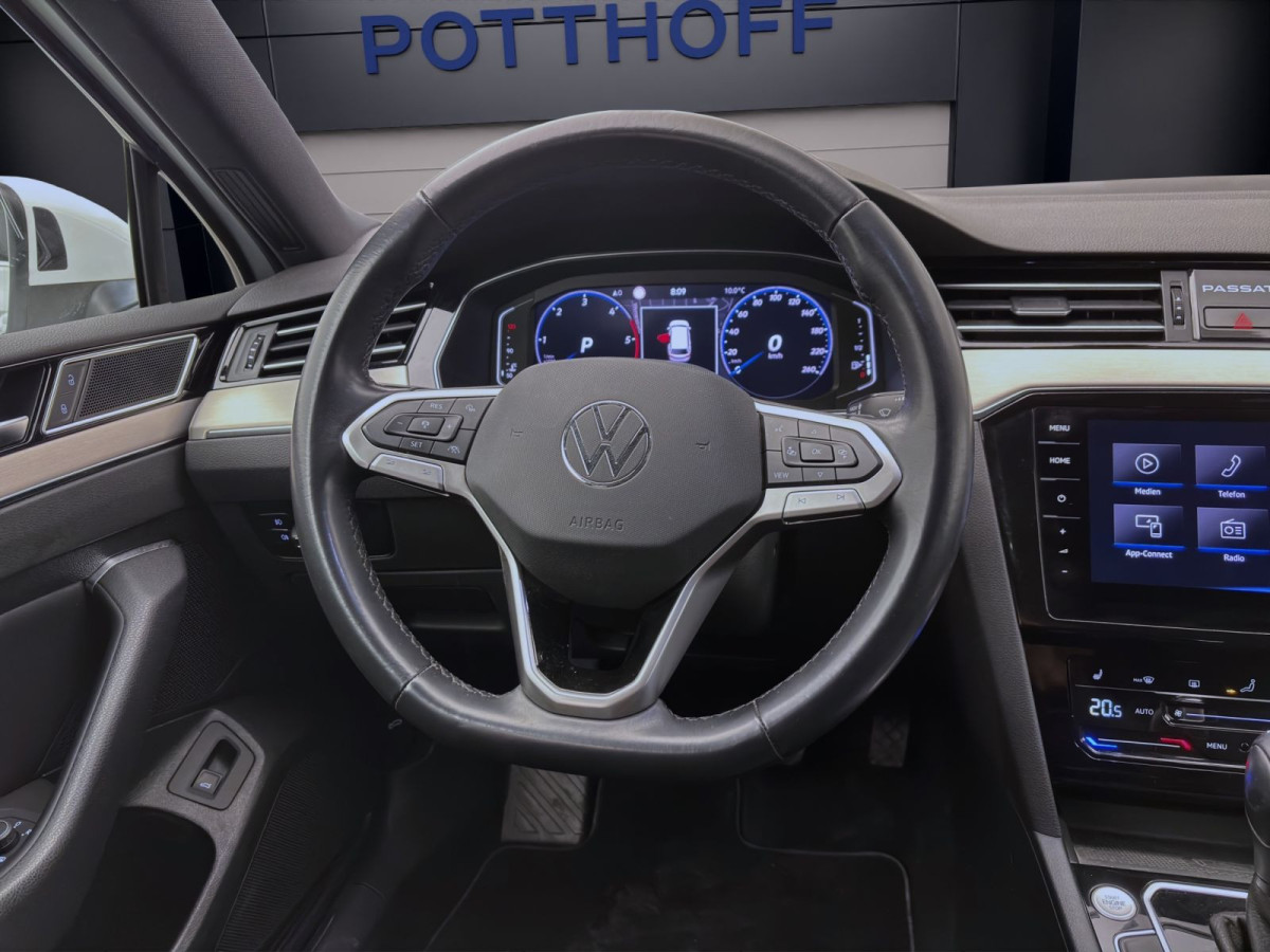 Thumb 10: Volkswagen Passat Variant 2.0 TDI DSG ELEGANCE STDHZG AHK PANO NAVI