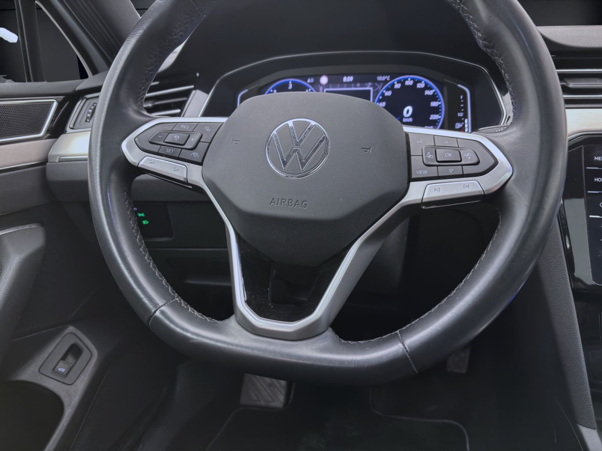 Thumb 11: Volkswagen Passat Variant 2.0 TDI DSG ELEGANCE STDHZG AHK PANO NAVI