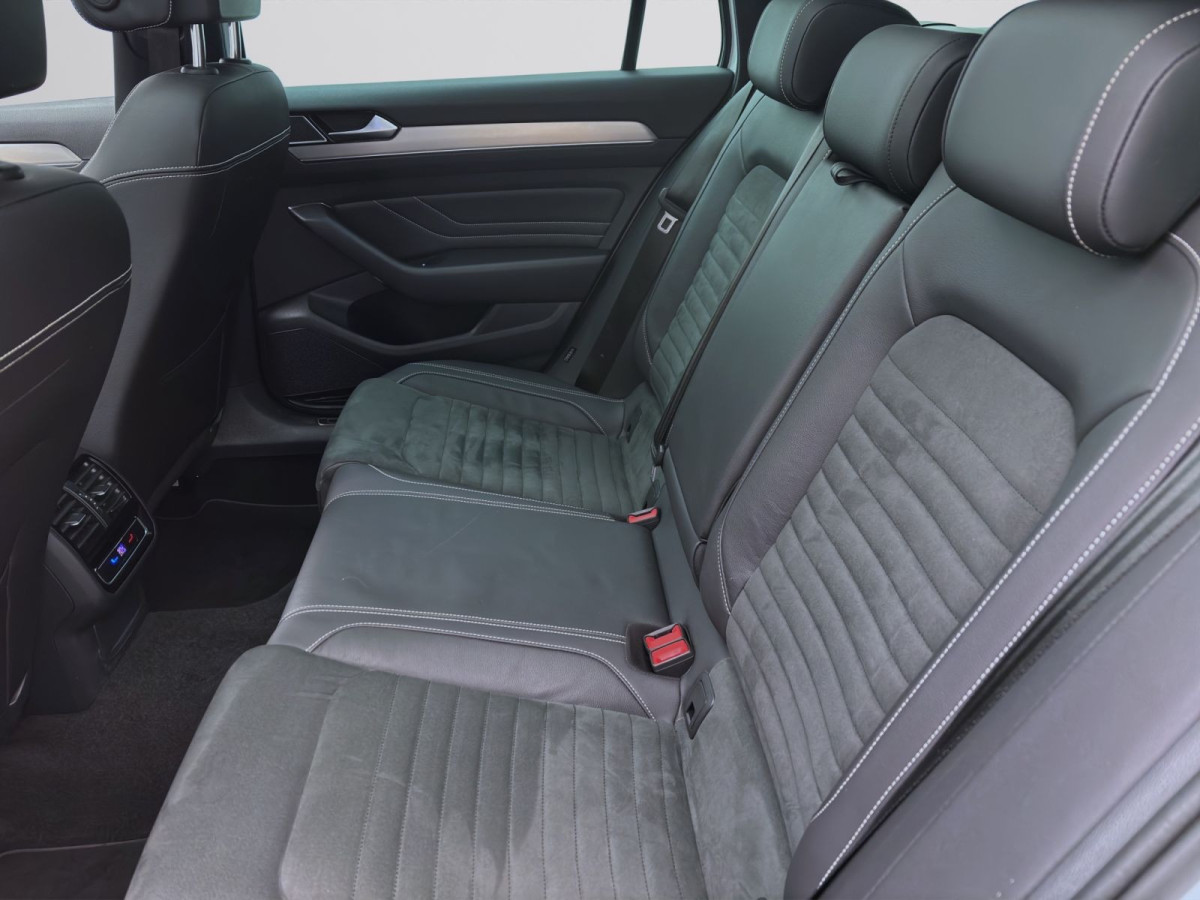 Thumb 14: Volkswagen Passat Variant 2.0 TDI DSG ELEGANCE STDHZG AHK PANO NAVI