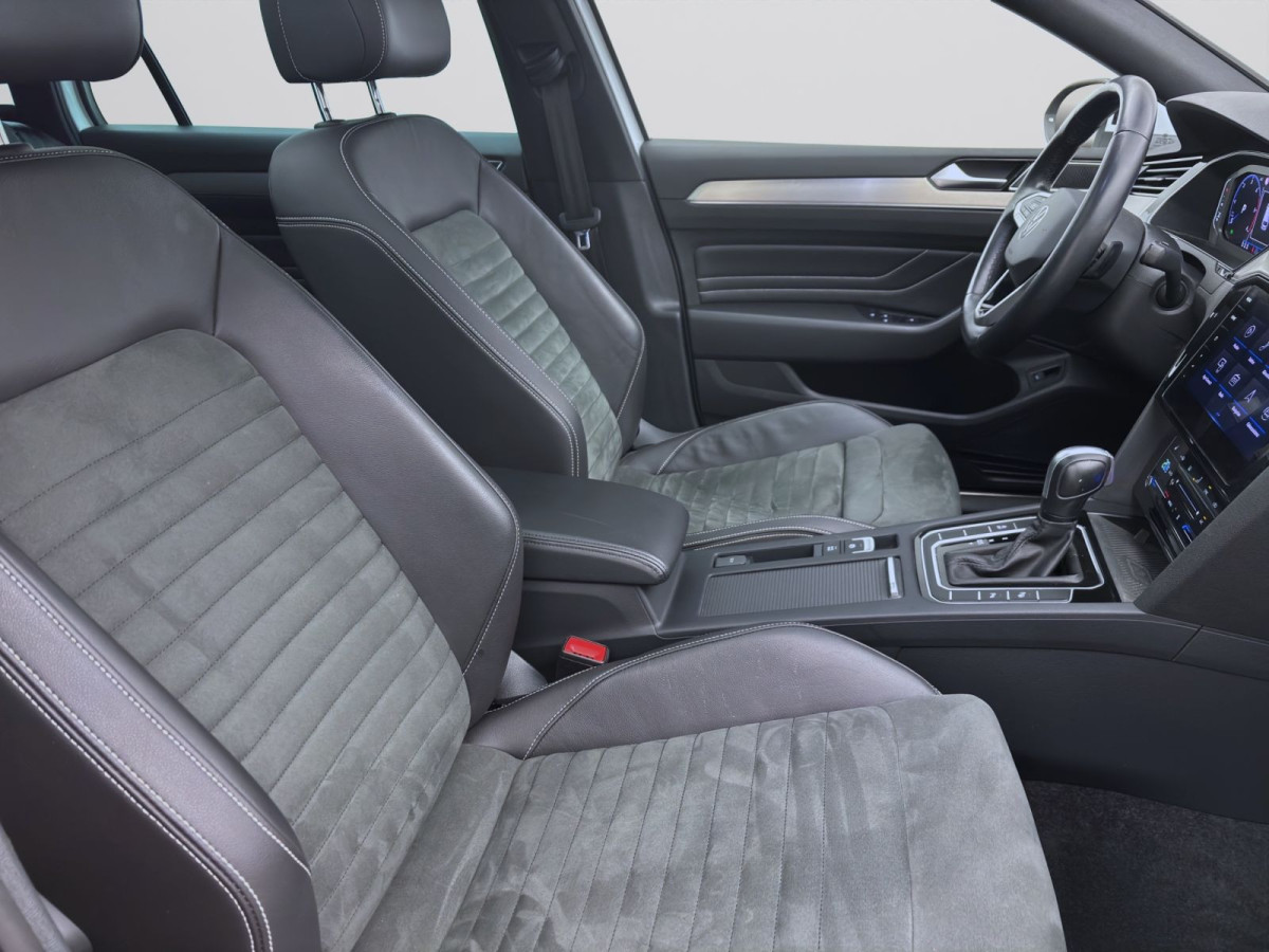 Thumb 15: Volkswagen Passat Variant 2.0 TDI DSG ELEGANCE STDHZG AHK PANO NAVI